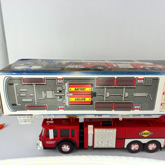 Sunoco Areal Tower 13" Fire Truck Lights & Sound 1995 Model - Picture 3 of 8